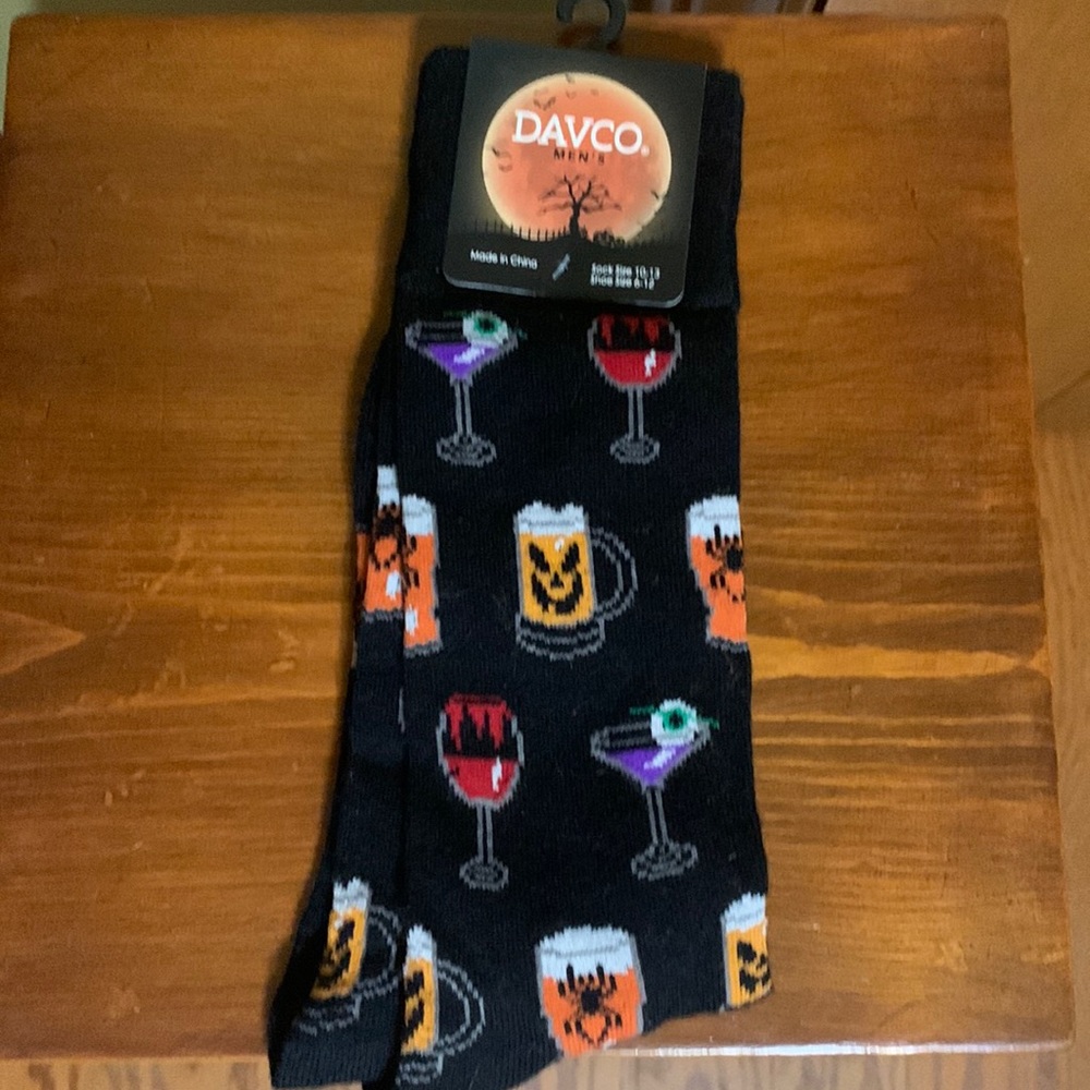 🆕 DAVCO- MEN’S FESTIVE HALLO-DRINKING SOCKS🎃
